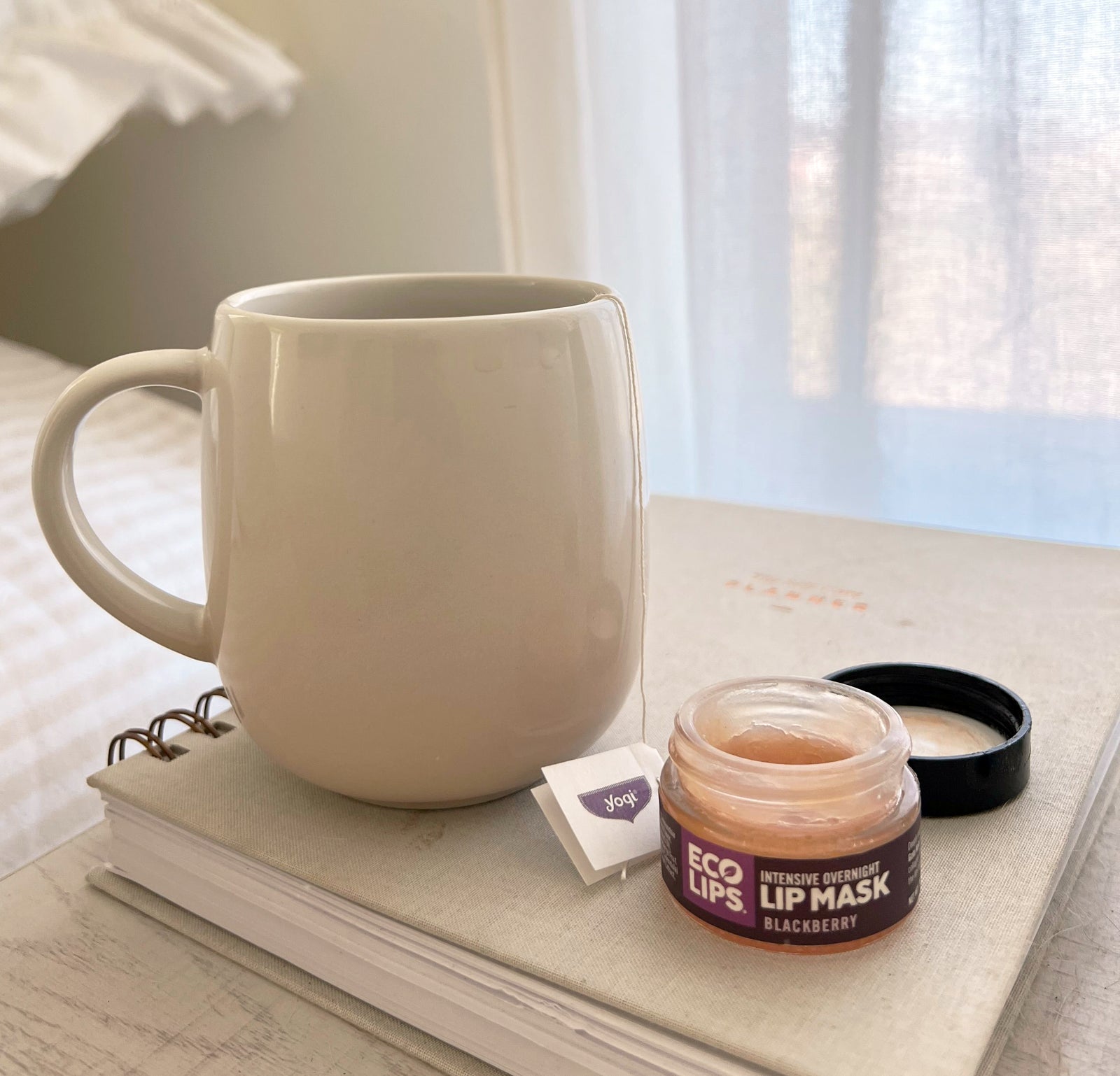 Get the Perfect Pout: The Benefits of Using a Lip Mask